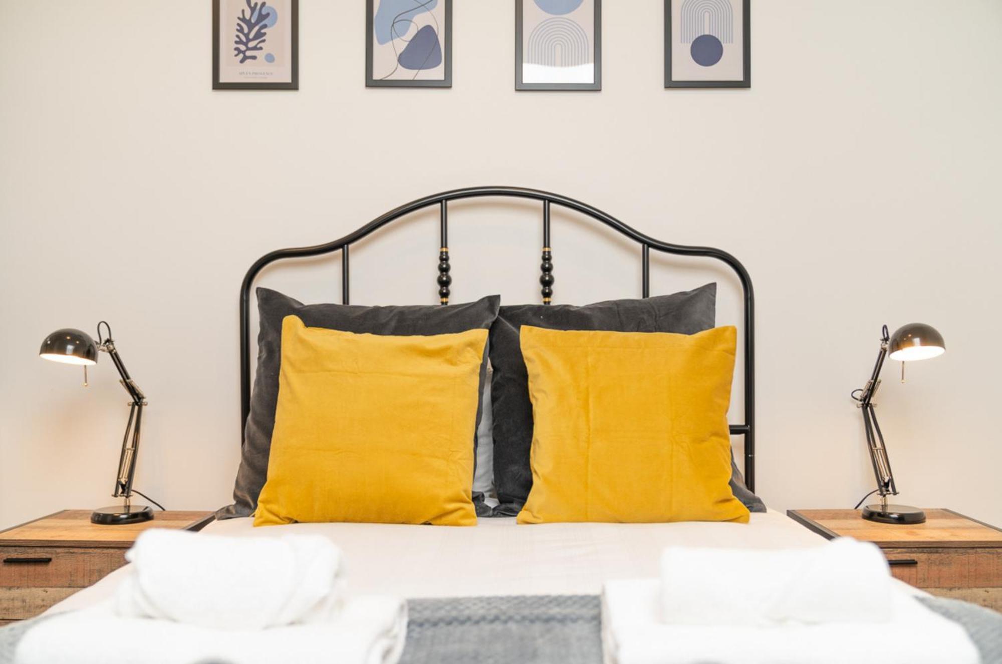 Two Bedroom Apartment At Buonomo Stays Short Lets & Serviced Accommodation Лондон Экстерьер фото