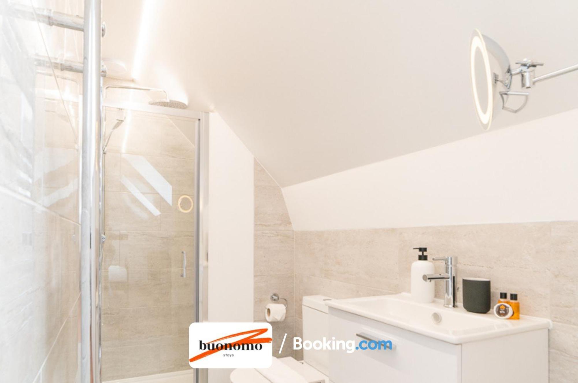 Two Bedroom Apartment At Buonomo Stays Short Lets & Serviced Accommodation Лондон Экстерьер фото