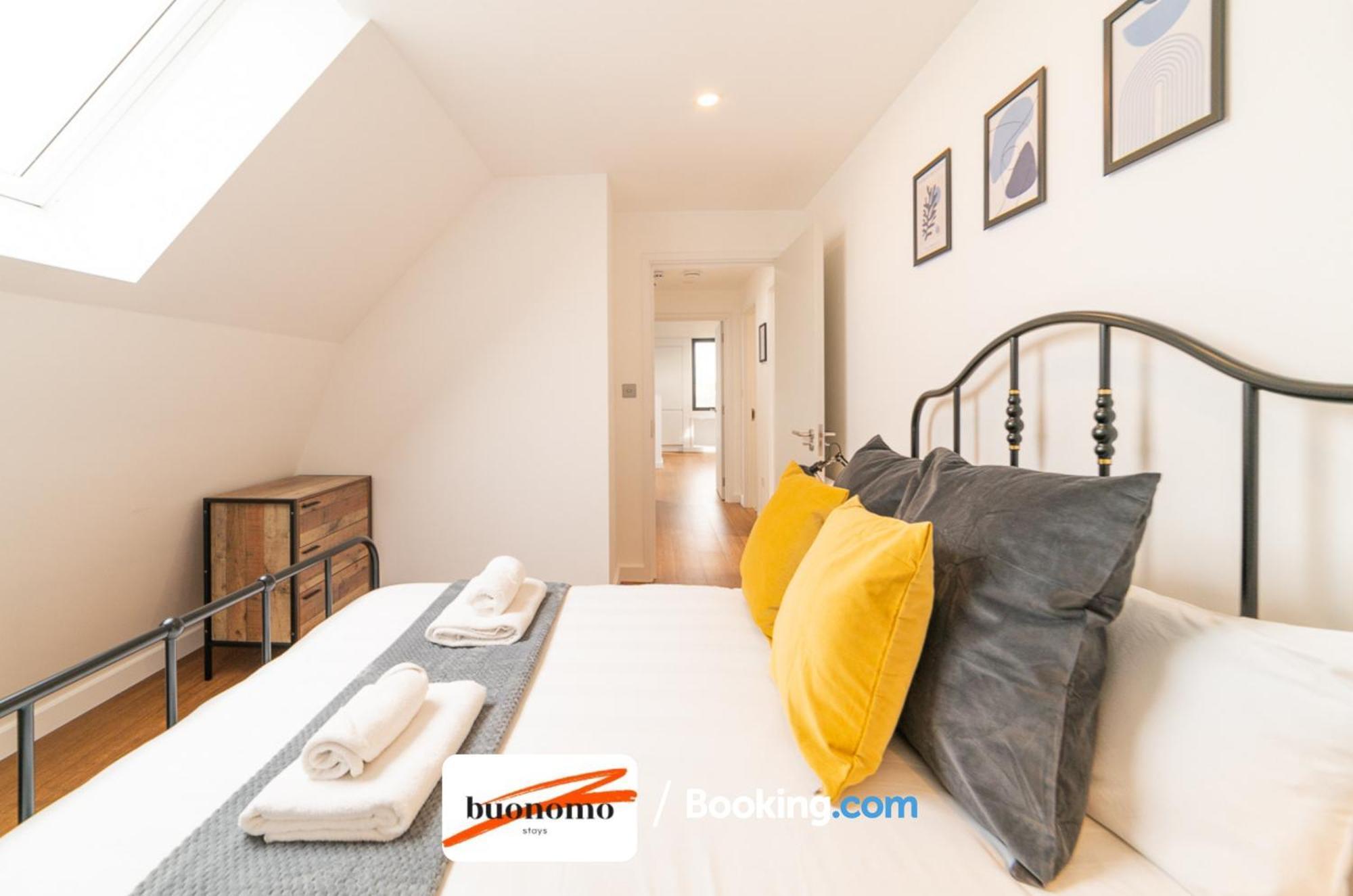 Two Bedroom Apartment At Buonomo Stays Short Lets & Serviced Accommodation Лондон Экстерьер фото