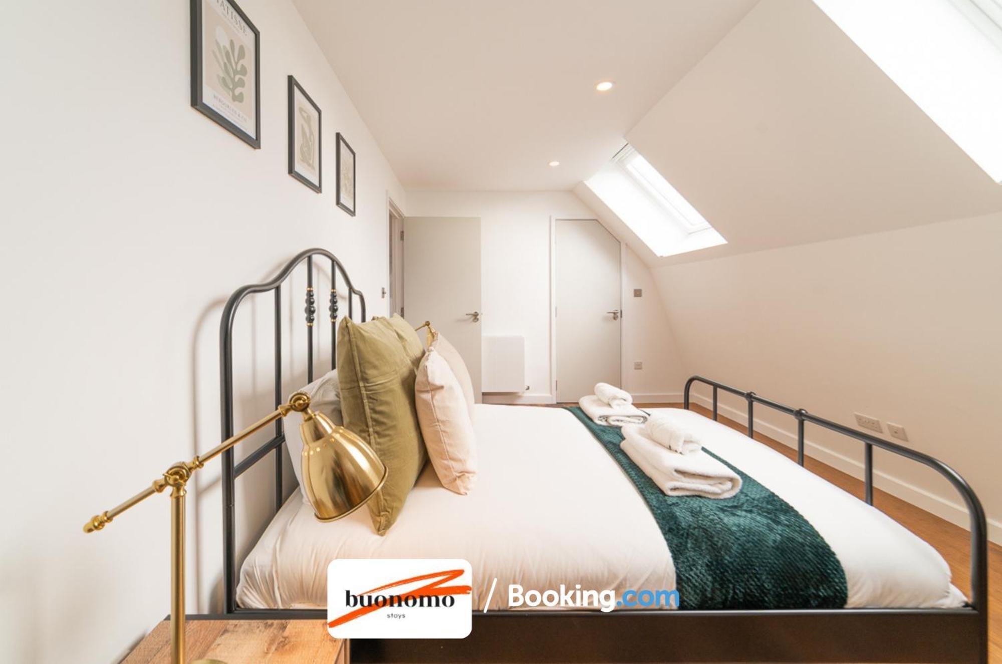 Two Bedroom Apartment At Buonomo Stays Short Lets & Serviced Accommodation Лондон Экстерьер фото